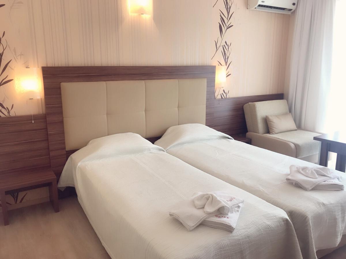 Relax Holiday Complex & Spa Slăntjev Brjag Exteriör bild