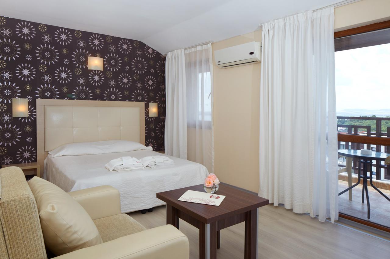 Relax Holiday Complex & Spa Slăntjev Brjag Exteriör bild