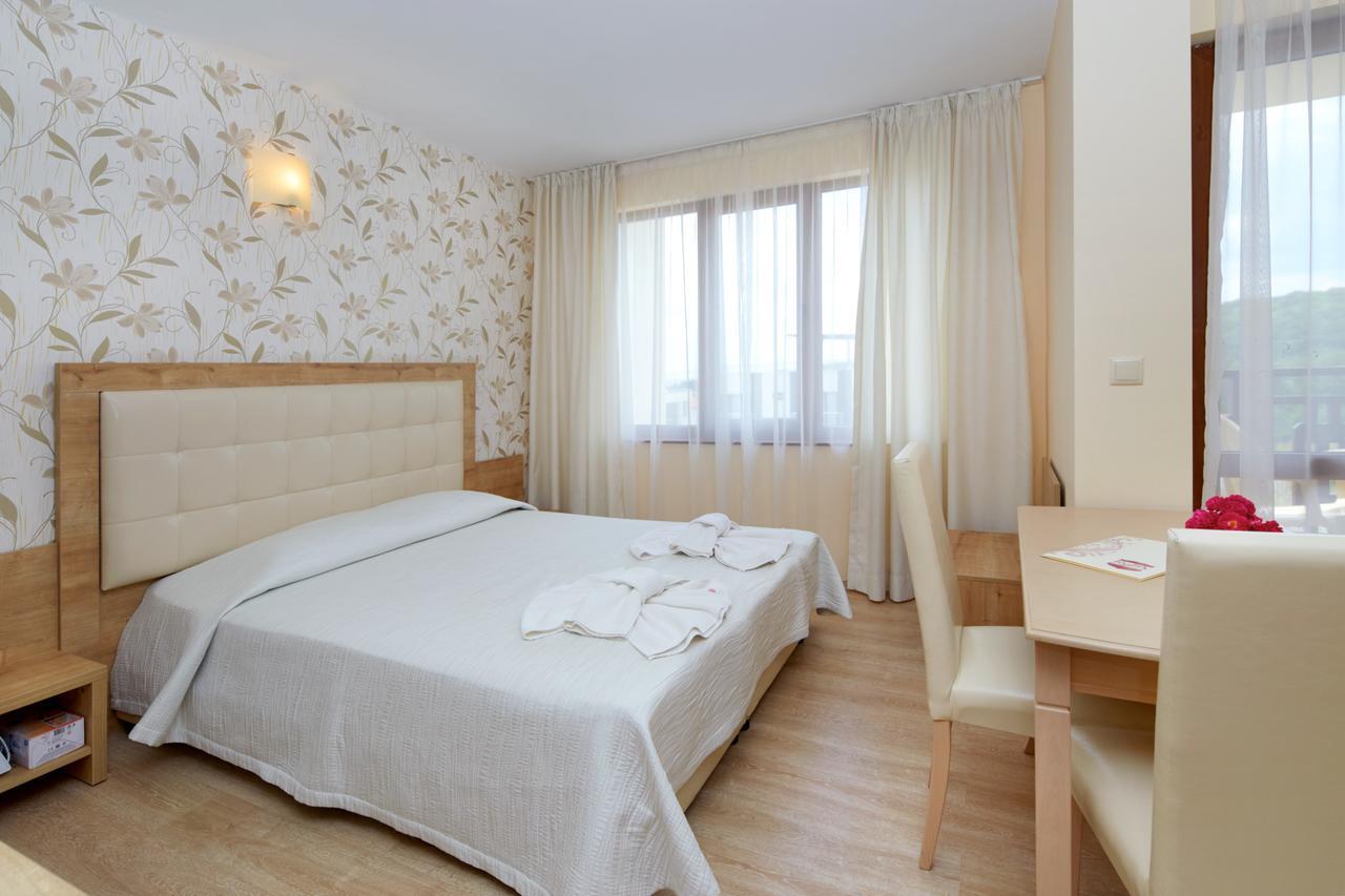 Relax Holiday Complex & Spa Slăntjev Brjag Exteriör bild