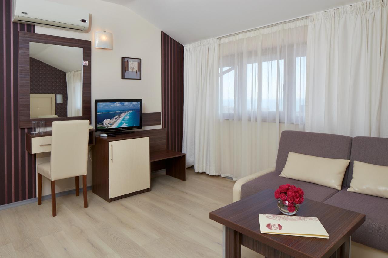 Relax Holiday Complex & Spa Slăntjev Brjag Exteriör bild