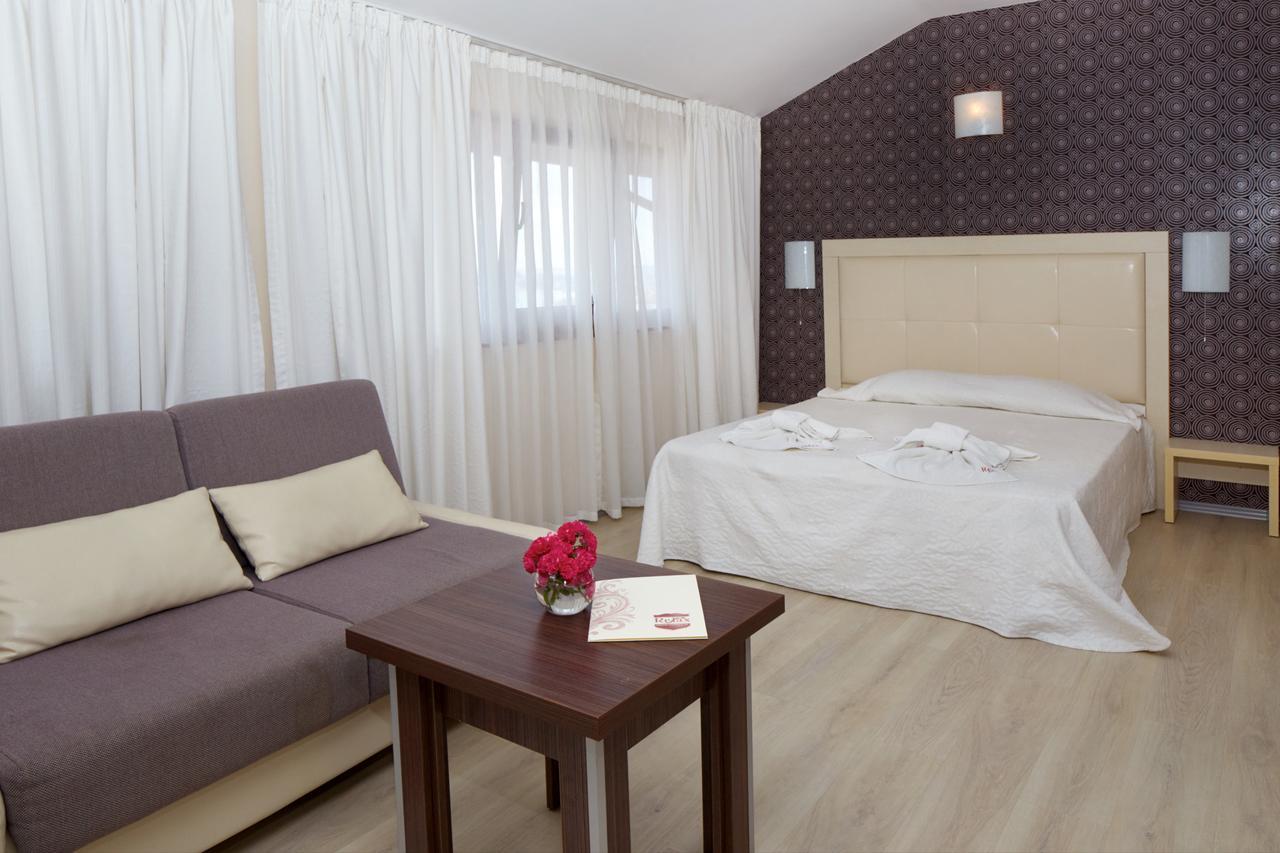 Relax Holiday Complex & Spa Slăntjev Brjag Exteriör bild