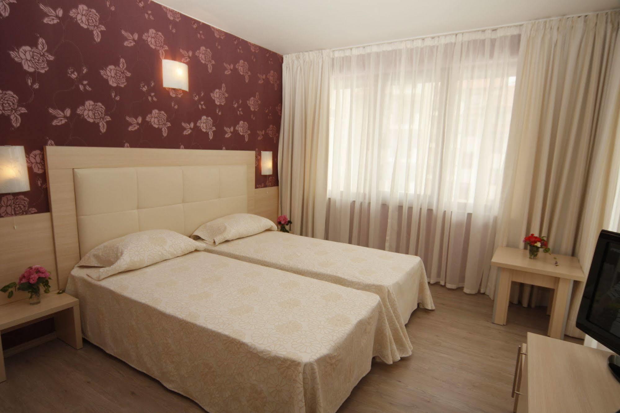 Relax Holiday Complex & Spa Slăntjev Brjag Exteriör bild